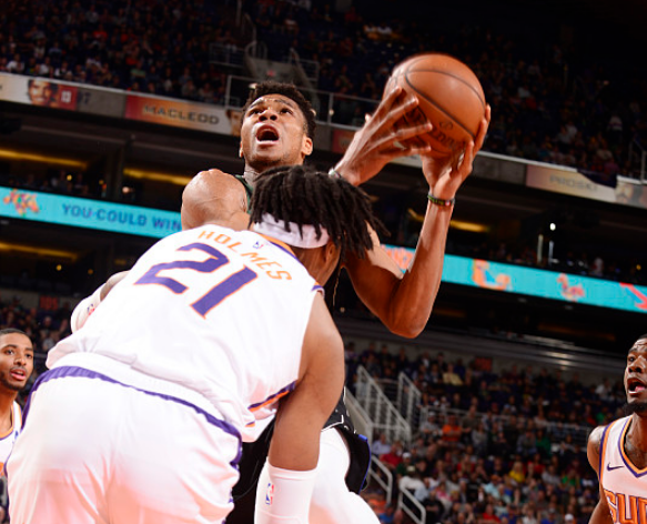 ayx中国官方网站 -关于蒂姆迎来十五赛季高光表现，雄鹿球迷沸腾！的信息